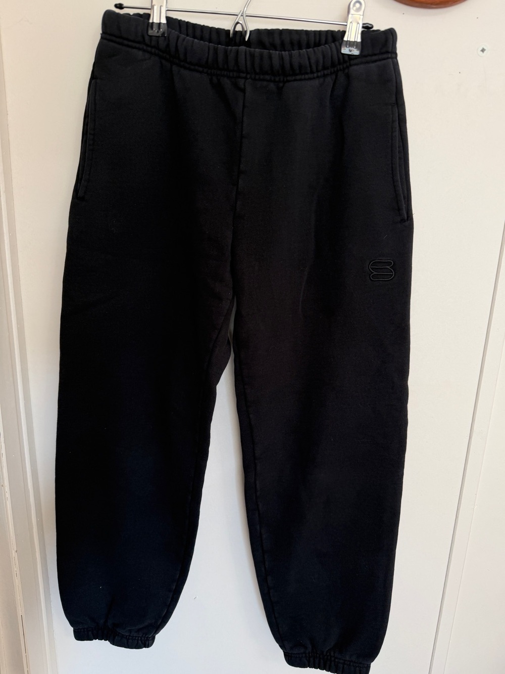 Aritzia Superworld Black Sweatpant Joggers - Picture 2 of 5